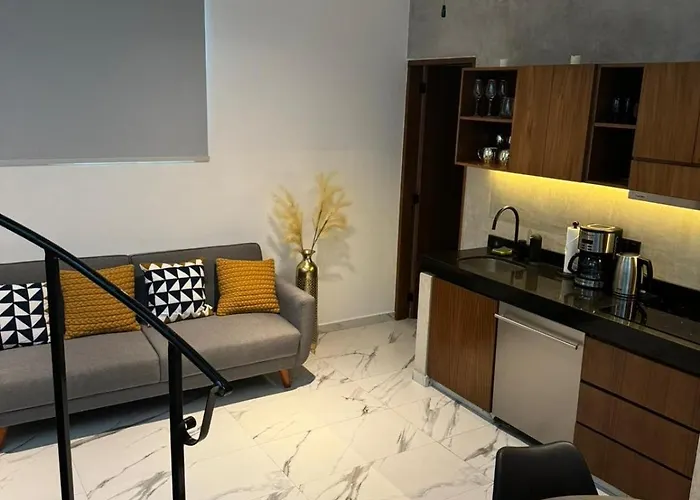 40, 2 Bdr Penthouse, Jacuzzi Privado